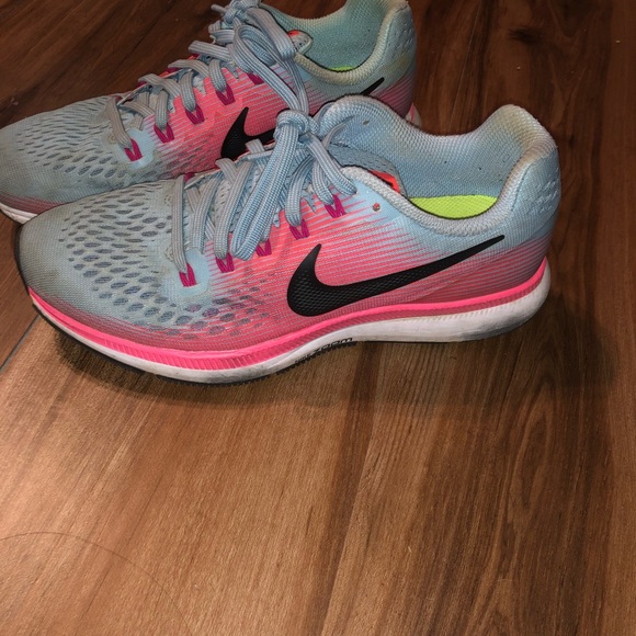 Nike Long Distance Running Shoes - Picture 3 of 8